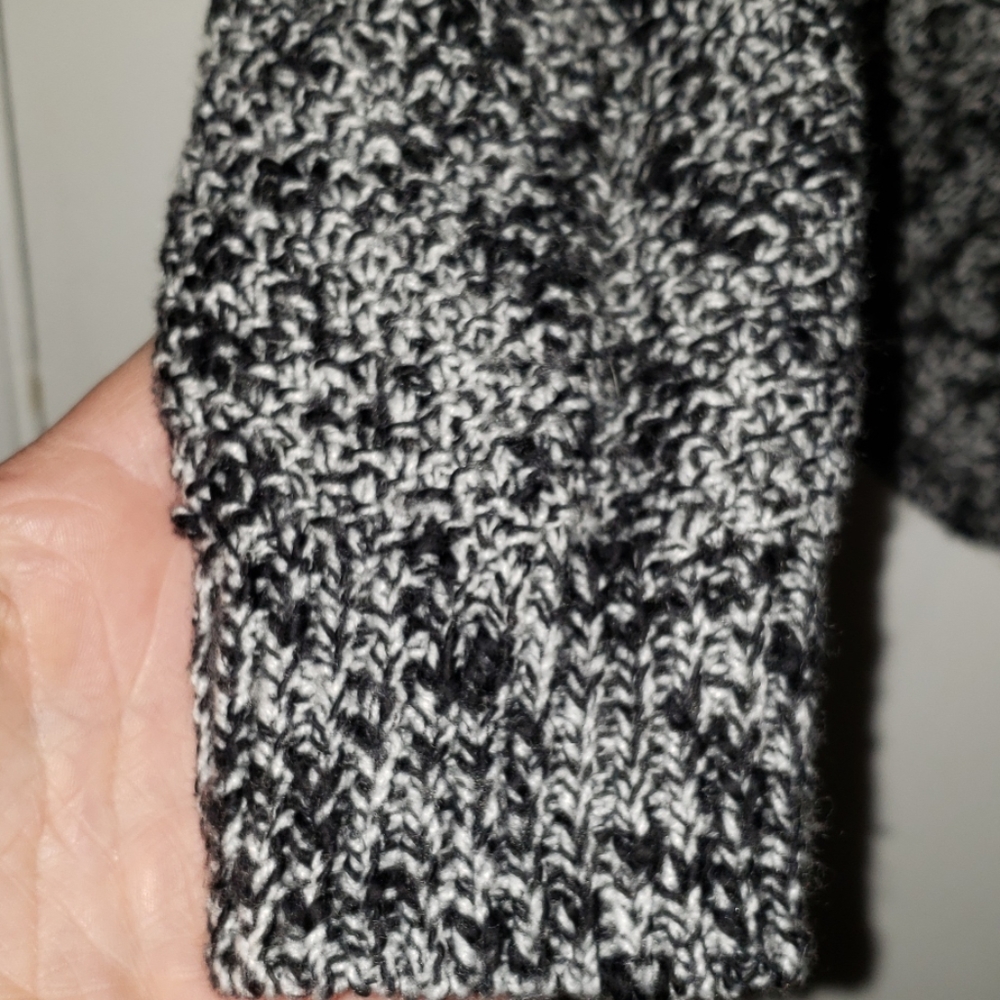 Sweater - Picture 3 of 4
